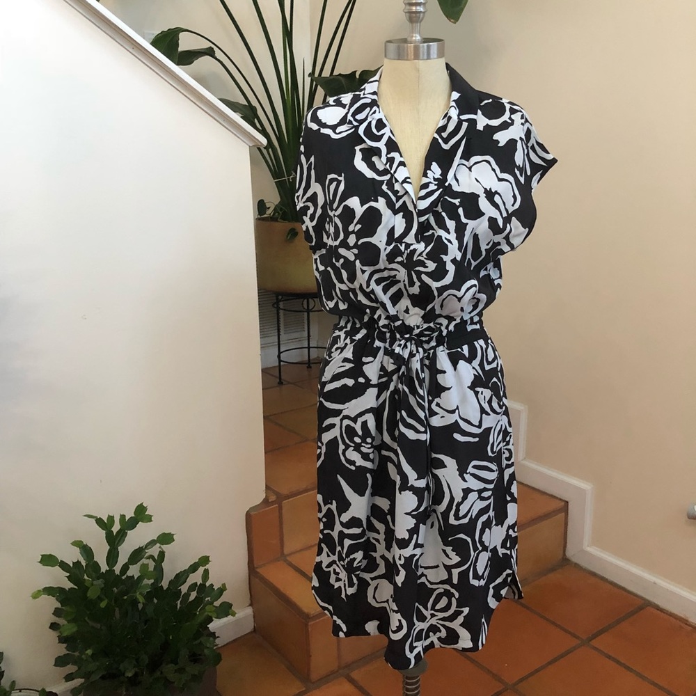 Ann Taylor LOFT | Mini Abstract Floral Dress